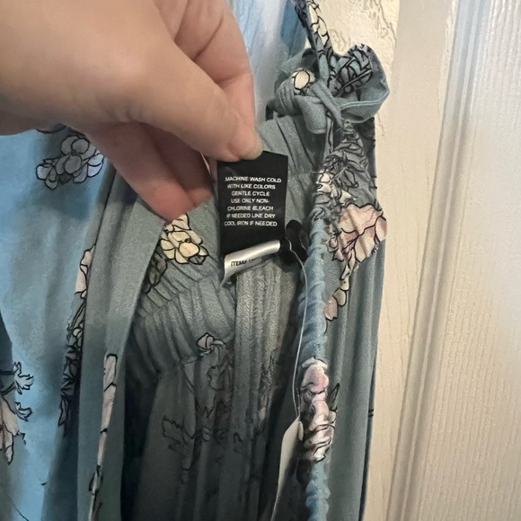 Blue Floral Crepe Wide Leg Overall- Torrid - Sz 0 - Picture 4 of 6